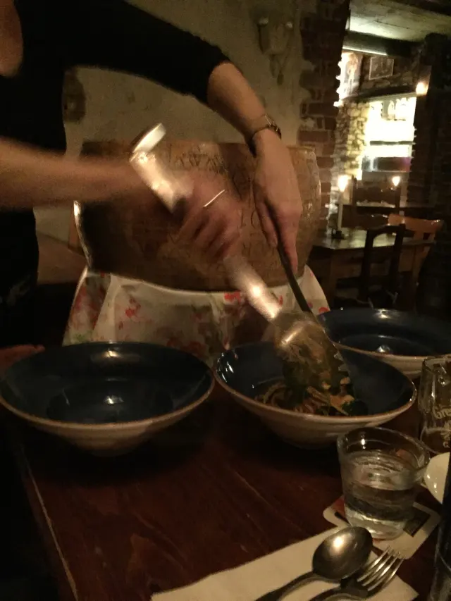 BookNoFees: Restavracija – Pizzeria-Enoteca Altes Spritzenhaus – Ense – Picerija in vinoteka Altes Spritzenhaus, fotografija 3