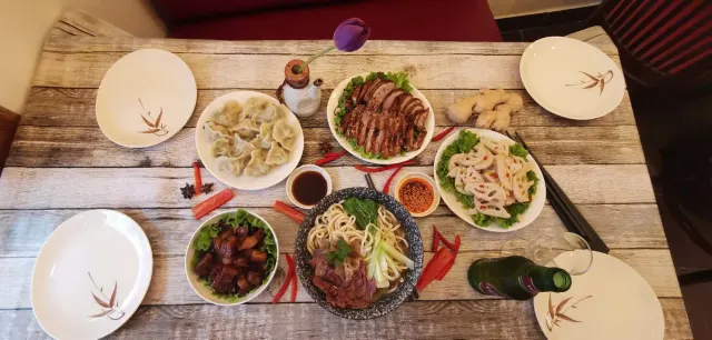 BookNoFees: Restavracija – Au Pays Tsingtao – Paris – V deželi Tsingtao, fotografija 3