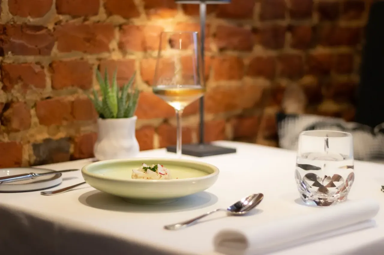 BookNoFees: Restavracija – Umā – Brussels – Uma, fotografija 1