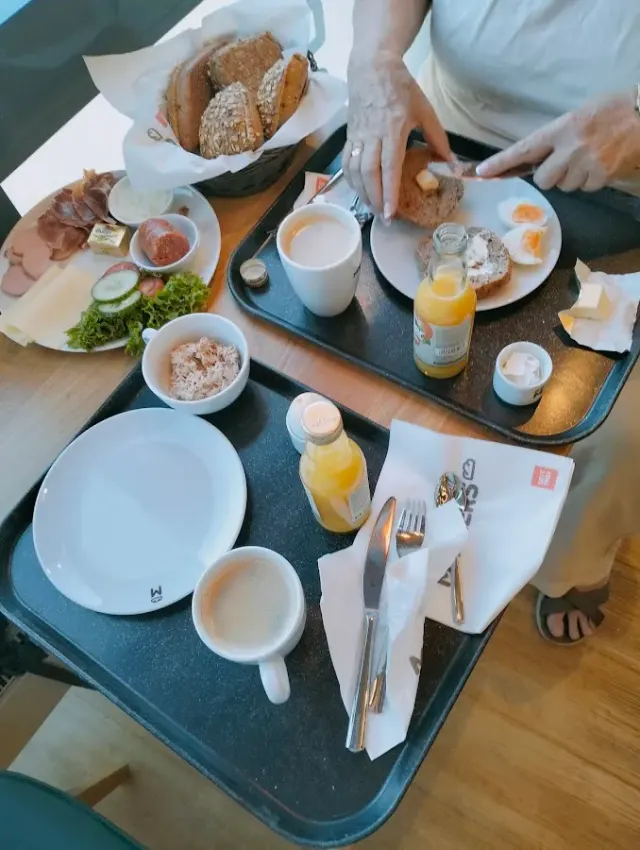 BookNoFees: Restavracija – Bäckerei Malzers – Schwerte – Pekarna Malzers, fotografija 2