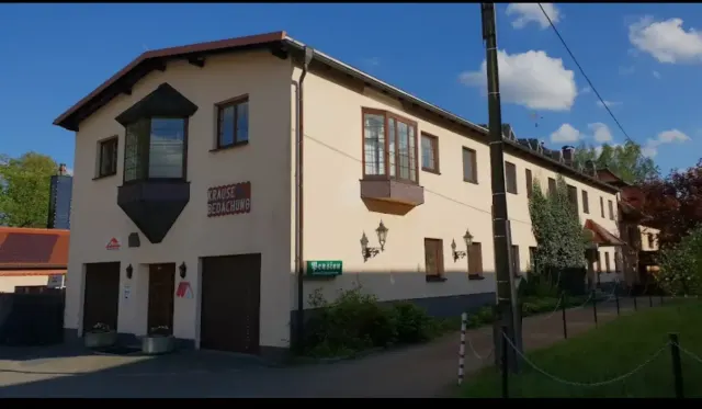 BookNoFees: Enoposteljna soba v gostišču – Schönfeld