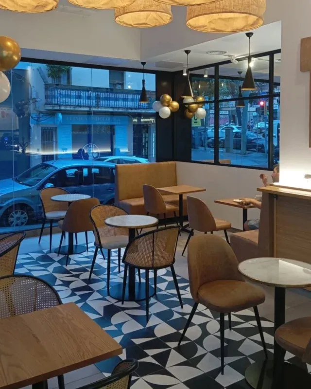 BookNoFees: Kavarna – Granier – Madrid – Žitnica, fotografija 2