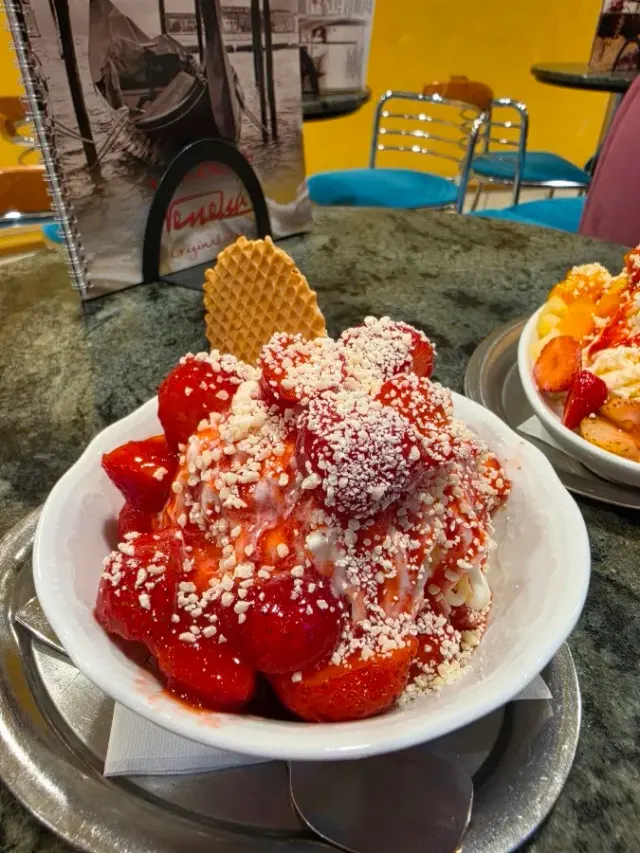 BookNoFees: Restavracija – Eiscafé Venezia – Marsberg – Eiscafé Venezia, fotografija 2