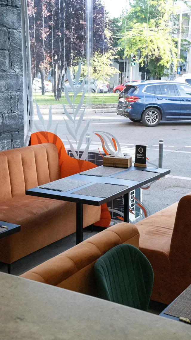 BookNoFees: Restavracija – Sumeshi – Bucharest – On je Sumesh, fotografija 3
