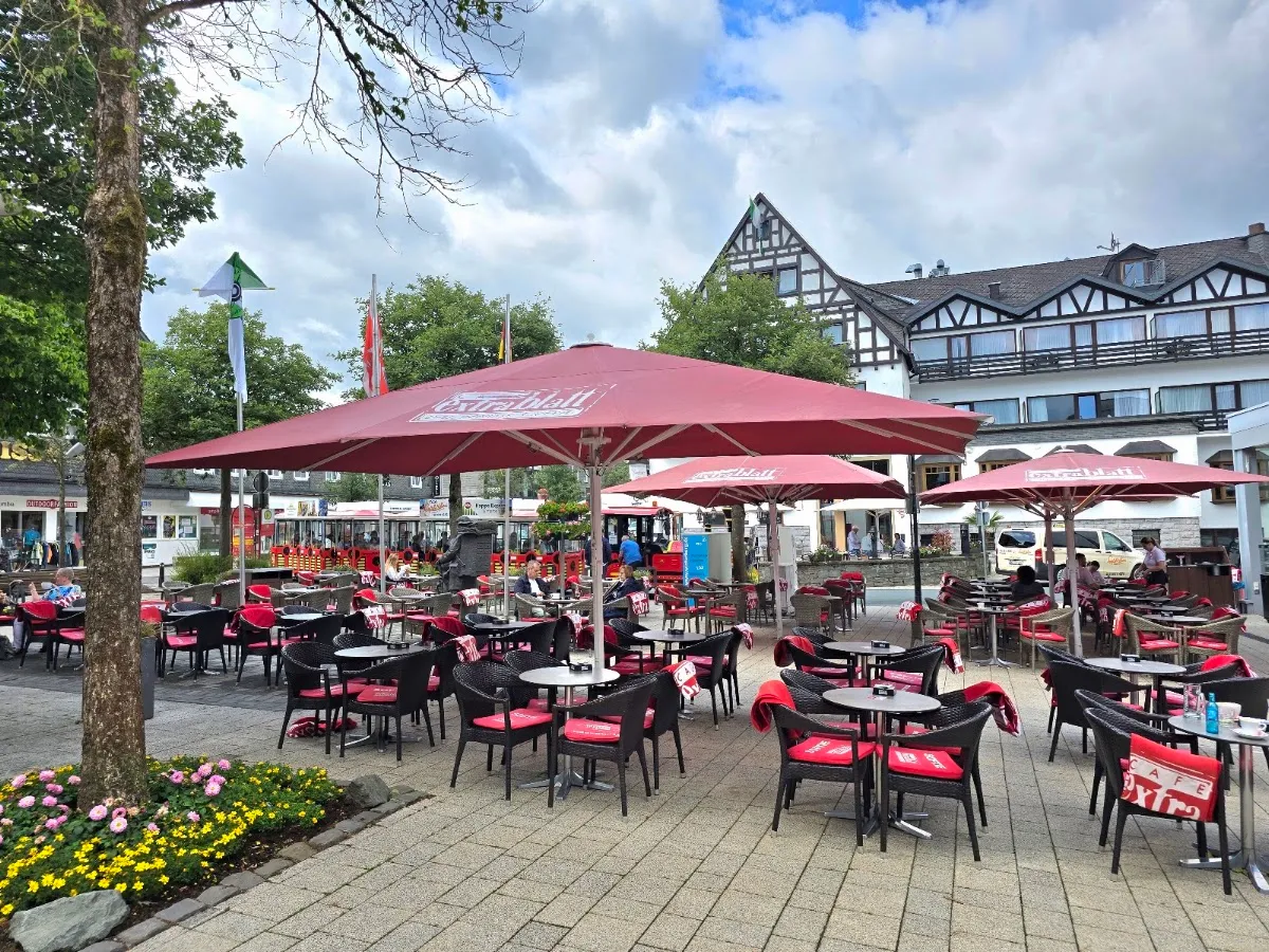 BookNoFees: Restavracija – Cafe Extrablatt Winterberg – Winterberg – Kavarna Extrablatt v Winterbergu, fotografija 1