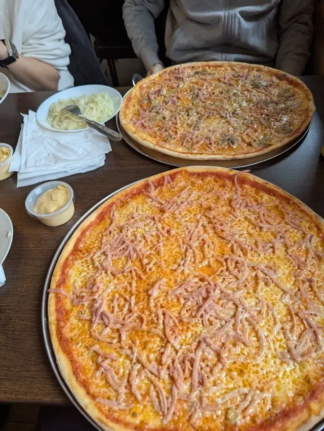 BookNoFees: Restavracija – Pizzeria Lugano – Stockholm – Picerija Lugano, fotografija 3