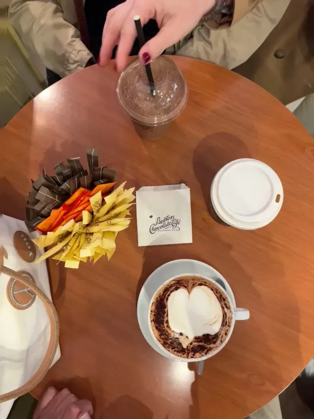 BookNoFees: Kavarna – Butlers Chocolate Café – Dublin – Butlers Chocolate Café, fotografija 3