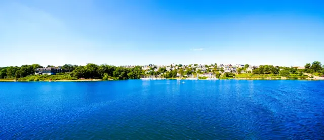 BookNoFees: Mirno počitniško stanovanje z balkonom in razgledom na jezero – Sundern
