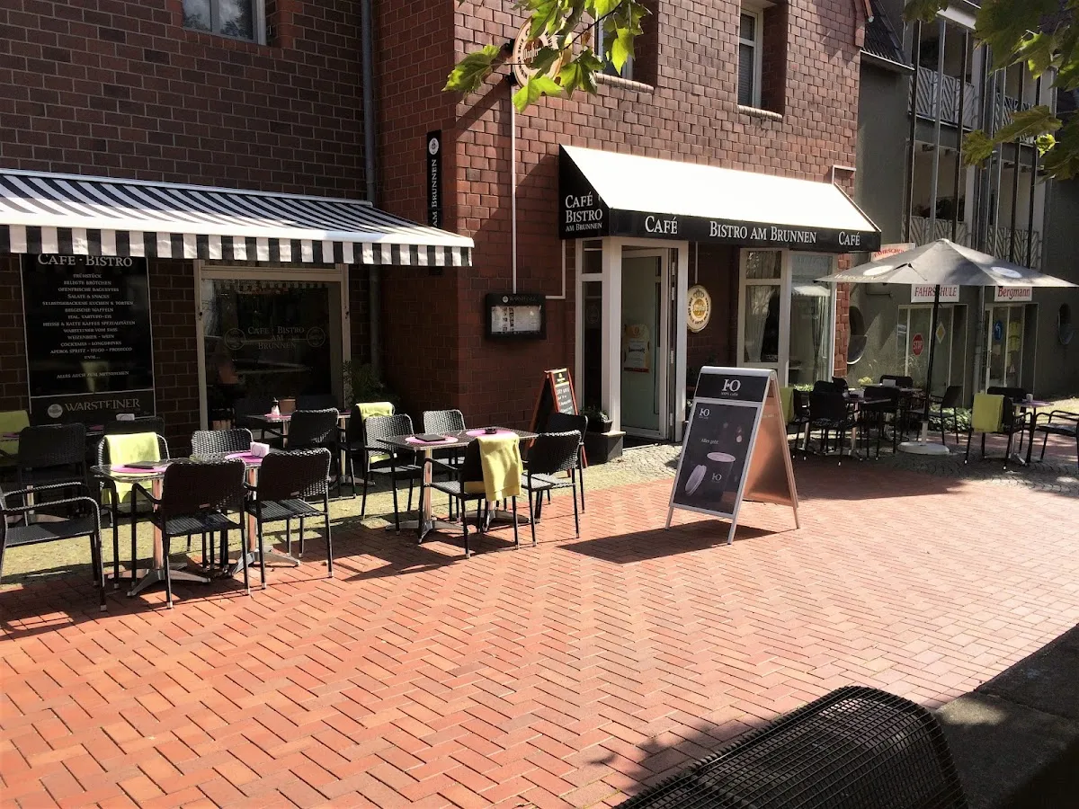 BookNoFees: Restavracija – Café & Bistro Am Brunnen – Fröndenberg – Kavarna in bistro »Am Brunnen«, fotografija 1