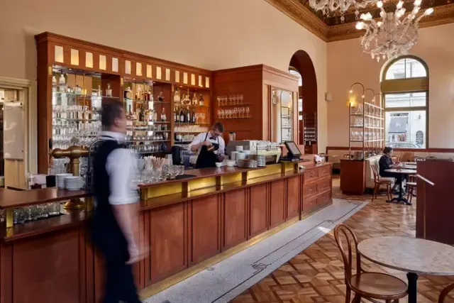 BookNoFees: Restavracija – Café Savoy – Prague – Kavarna Savoy, fotografija 2