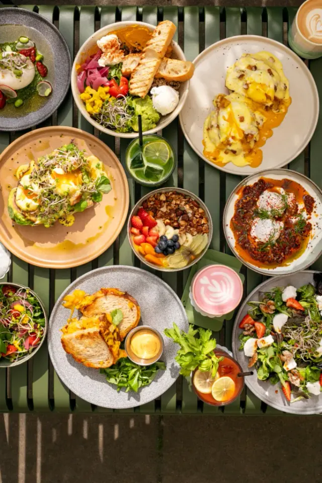 BookNoFees: Kavarna – Bistro Monk – Prague – Bistro Monk, fotografija 3