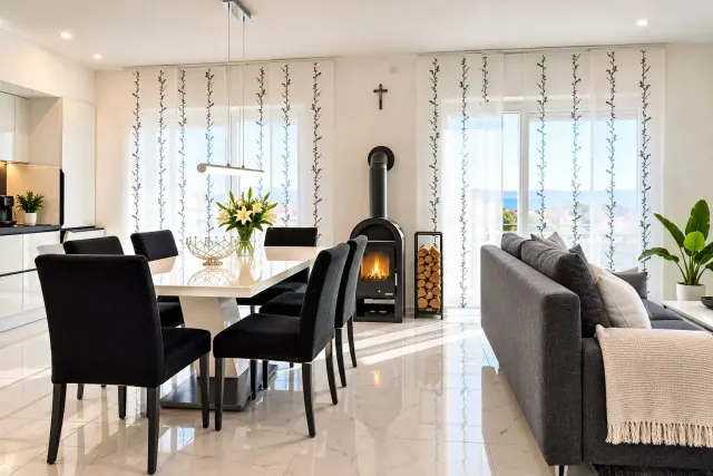 BookNoFees: Apartma 2 v Auszeit-Vodice z balkonom in razgledom na morje – Vodice