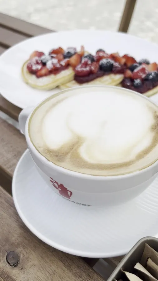 BookNoFees: Kavarna – Cafe Capri – Ljubljana – Cafe Capri, fotografija 3