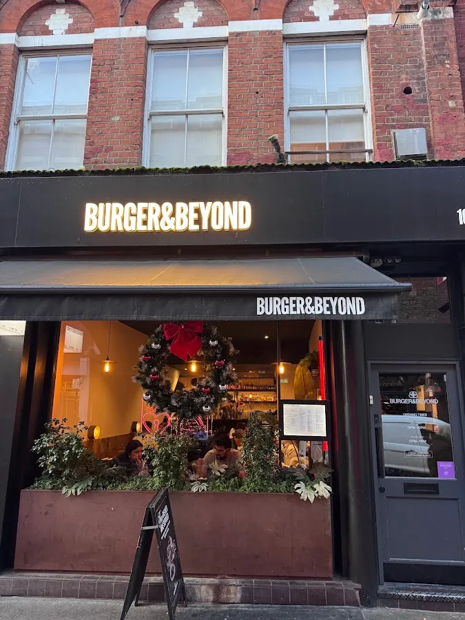 BookNoFees: Restavracija – Burger & Beyond – London – Burger in še več, fotografija 1