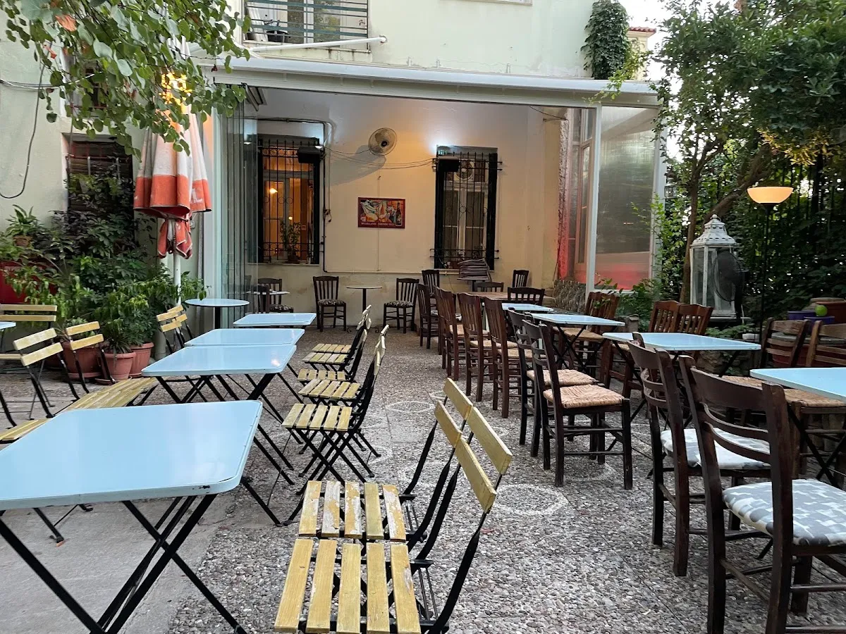 BookNoFees: Restavracija – BeeRaki – Athens – Stojalo za pivo, fotografija 1