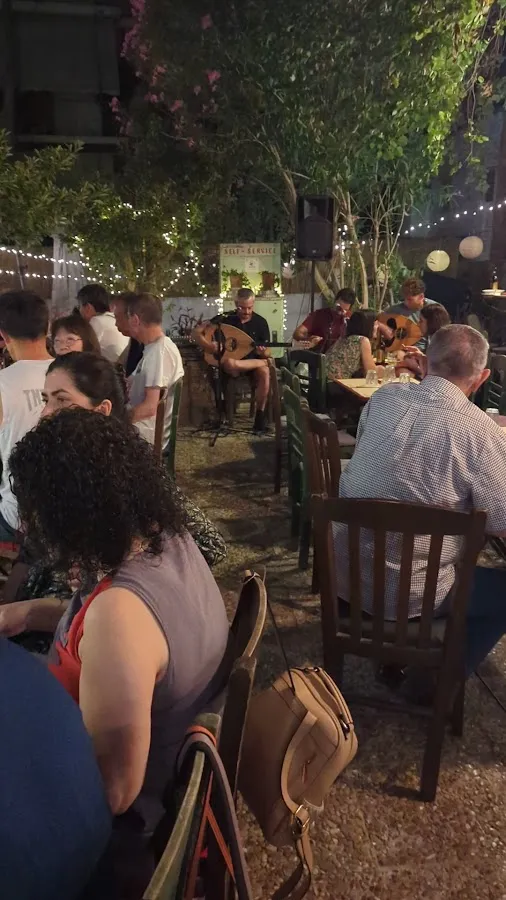 BookNoFees: Restavracija – BeeRaki – Athens – Stojalo za pivo, fotografija 3