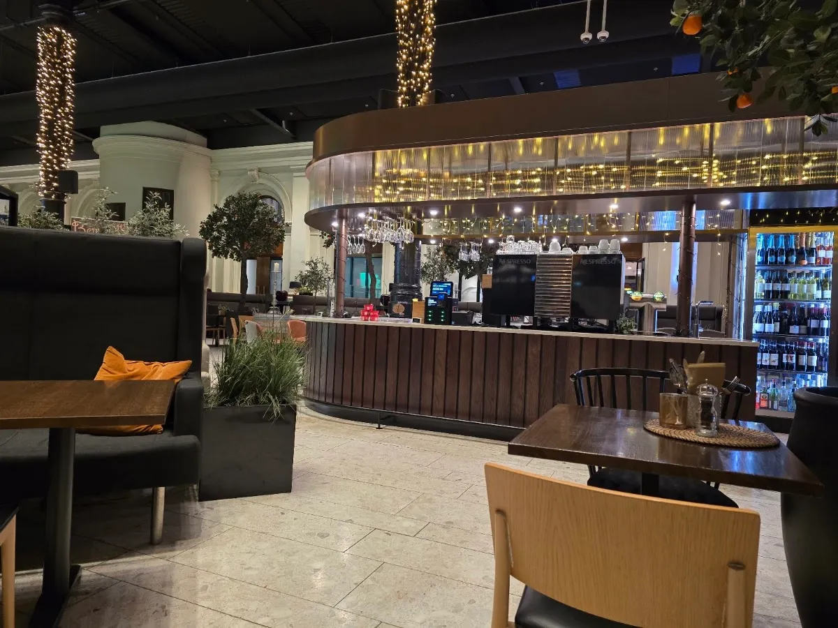 BookNoFees: Restavracija – Bella Bambina – Oslo – Lepa deklica, fotografija 1