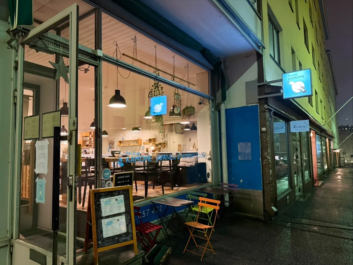 BookNoFees: Restavracija – Kamome – Helsinki – Stric, fotografija 1