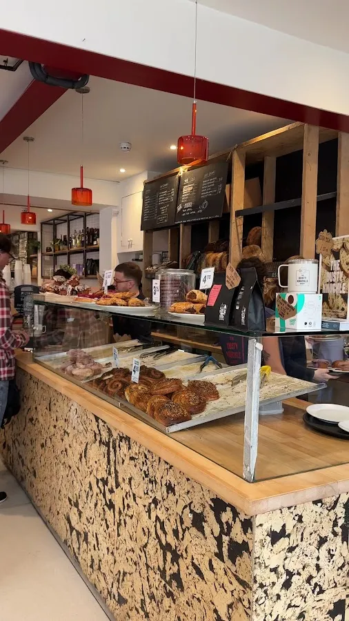 BookNoFees: Restavracija – Dusty Knuckle Bakery – London – Pekarna Dusty Knuckle, fotografija 3