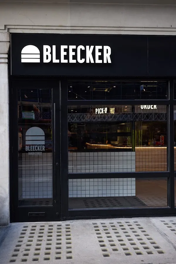 BookNoFees: Okrepčevalnica – Bleecker – London – Bleecker, fotografija 1