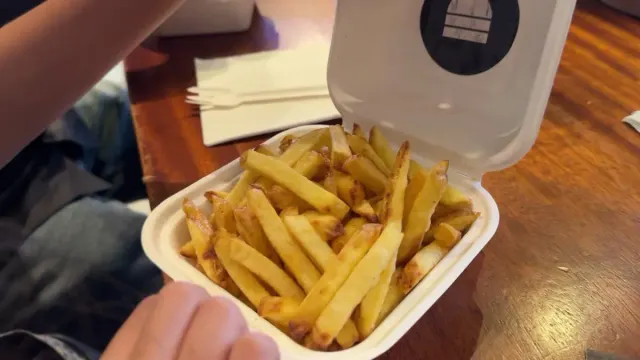 BookNoFees: Okrepčevalnica – Bleecker – London – Bleecker, fotografija 2