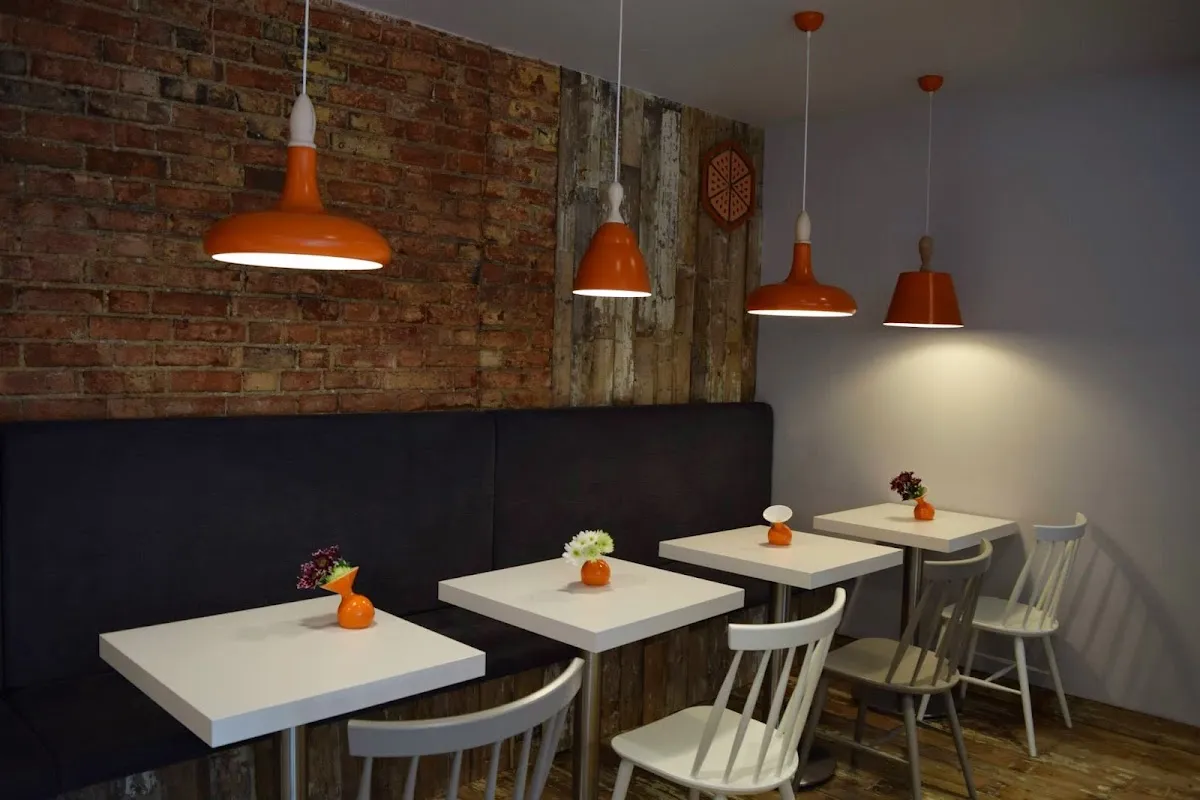 BookNoFees: Kavarna – Fortunella Cafe – London – Fortunella Cafe, fotografija 1