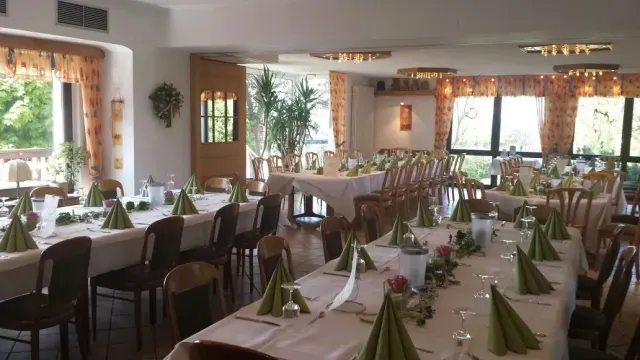 BookNoFees: Restavracija – Hotel-Steakhaus Schwarze – Ense – Hotel in steakhouse Schwarze, fotografija 2