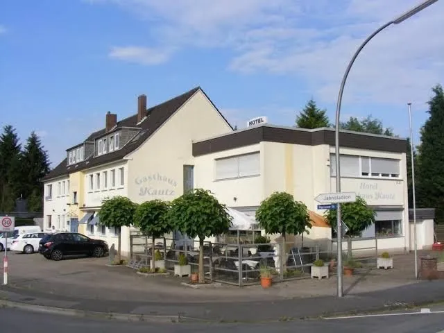 BookNoFees: Restavracija – Kautz Hotel Gasthaus – Kamen – Kautz Hotel in gostilna, fotografija 1