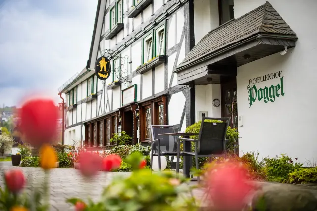 BookNoFees: Restavracija – Forellenhof Poggel – Eslohe – Ribogojnica Poggel, fotografija 2