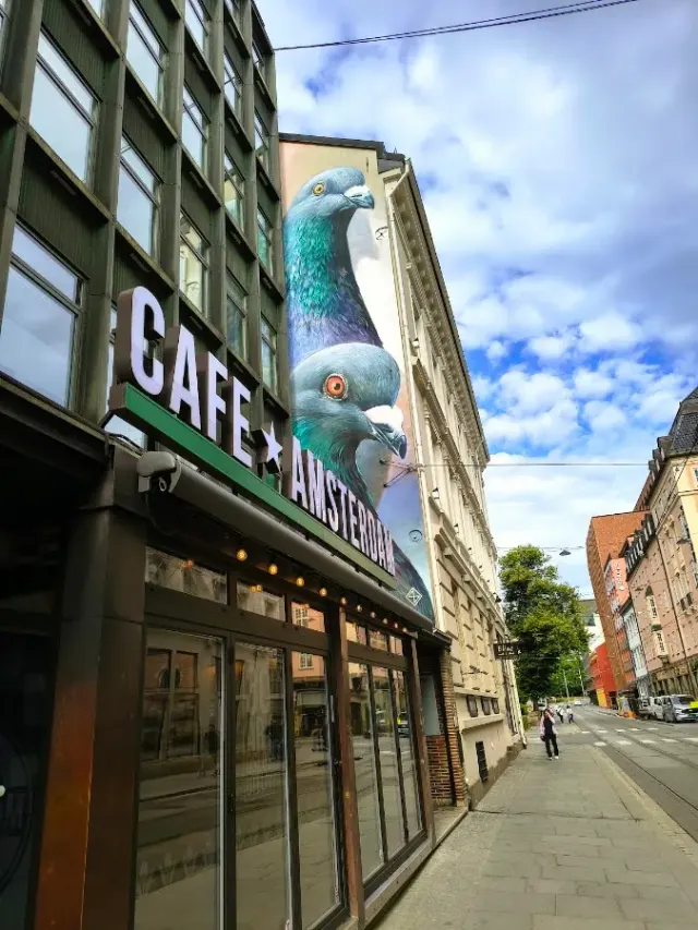 BookNoFees: Kavarna – Cafe Amsterdam – Oslo – Kavarna Amsterdam, fotografija 2