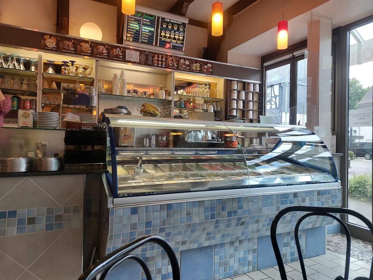 BookNoFees: Restavracija – Eiscafé Dolomiti – Eslohe – Eiscafé Dolomiti, fotografija 1
