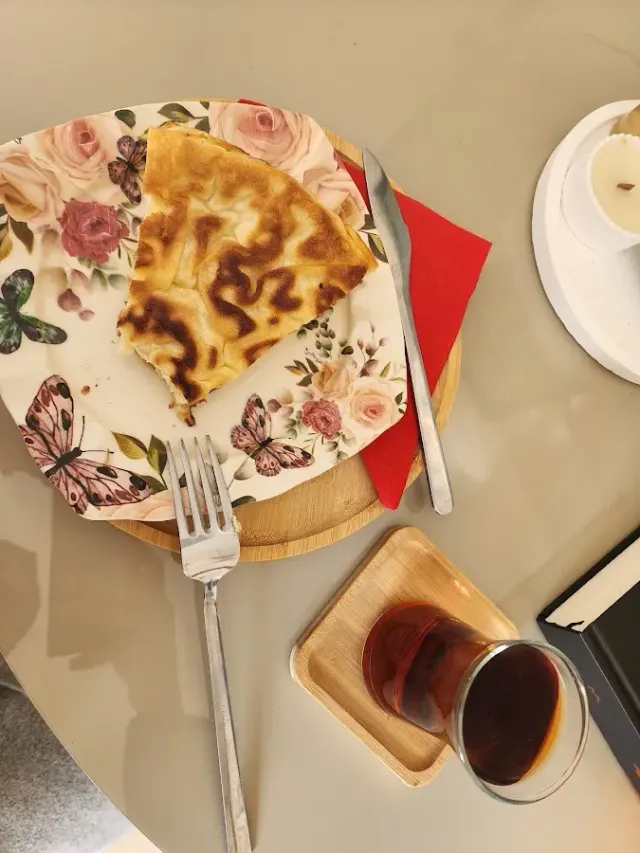 BookNoFees: Kavarna – HOOFU-NA CAFE – Istanbul – Kopita in kava, fotografija 3