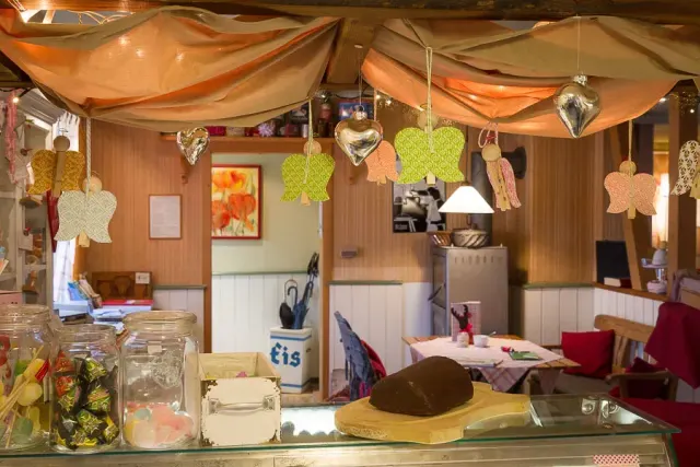 BookNoFees: Pekarna – Café Backes – Schmallenberg – Café Backes, fotografija 3