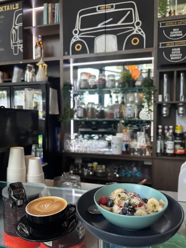 BookNoFees: Kavarna – Black Cab Coffee Co – London – Black Cab Coffee Co, fotografija 2