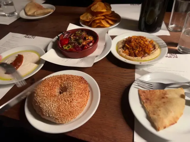 BookNoFees: Restavracija – Agora – London – Zdaj, fotografija 3