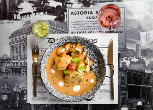 BookNoFees: Restavracija – Café Astoria – Budapest – Kavarna Astoria, fotografija 3