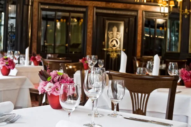 BookNoFees: Restavracija – Café Astoria – Budapest – Kavarna Astoria, fotografija 2