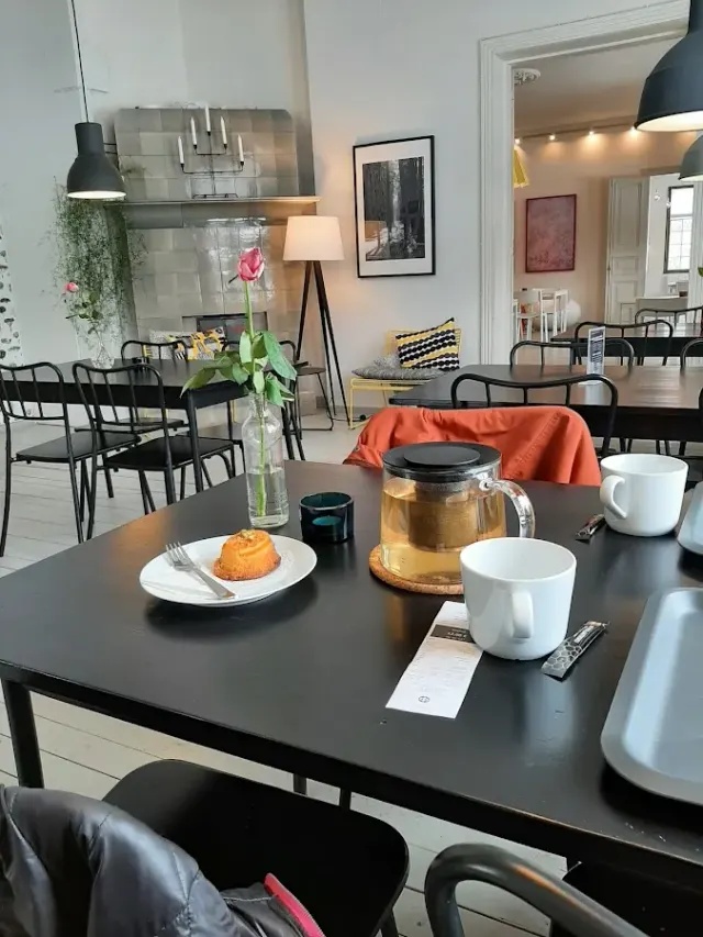 BookNoFees: Kavarna – Cafe Monami – Helsinki – Kavarna Monami, fotografija 3
