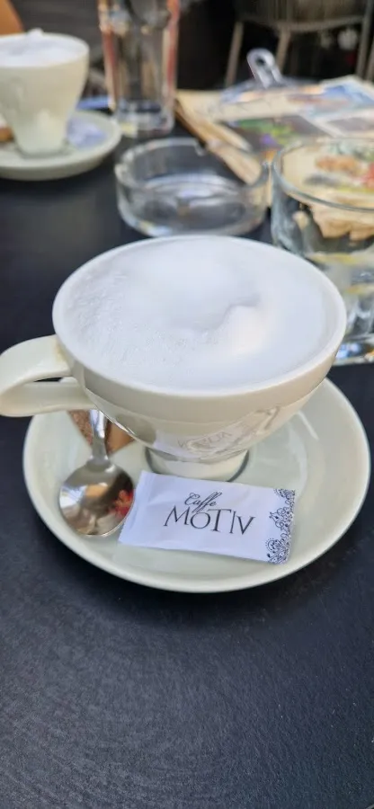 BookNoFees: Kavarna – Caffe Motiv – Belgrade – Caffe Motiv, fotografija 3