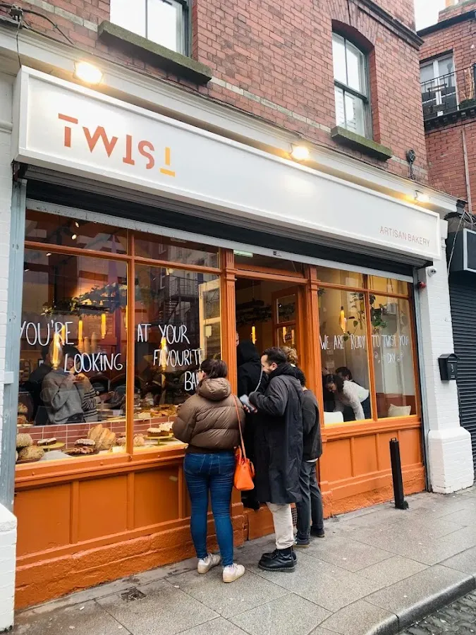 BookNoFees: Pekarna – Twist – Dublin – Preobrat, fotografija 1