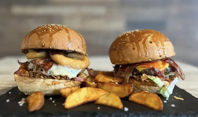 BookNoFees: Okrepčevalnica – Burger Sziget – Budapest – Burger Sziget, fotografija 2