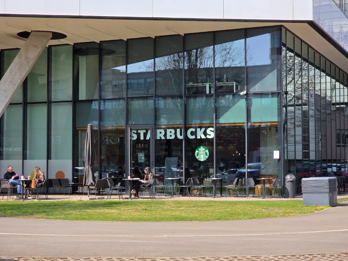 BookNoFees: Restavracija – Starbucks – Bucharest – Starbucks, fotografija 1