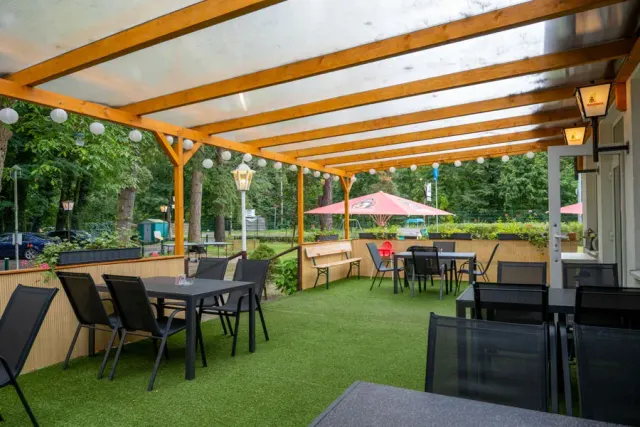 BookNoFees: Restavracija – Knusperhäuschen – Berlin – Hribček iz piškotov, fotografija 3