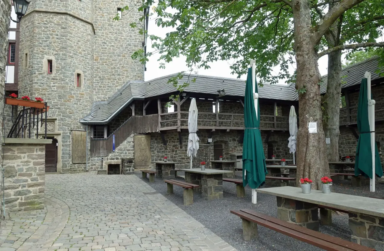 BookNoFees: Restavracija – Burgrestaurant Altena – Altena – Restavracija Burgrestaurant Altena, fotografija 1