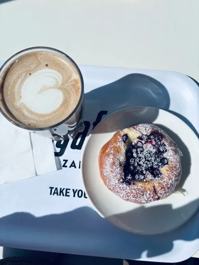 BookNoFees: Kavarna – Café Carusel – Helsinki – Café Carusel, fotografija 2