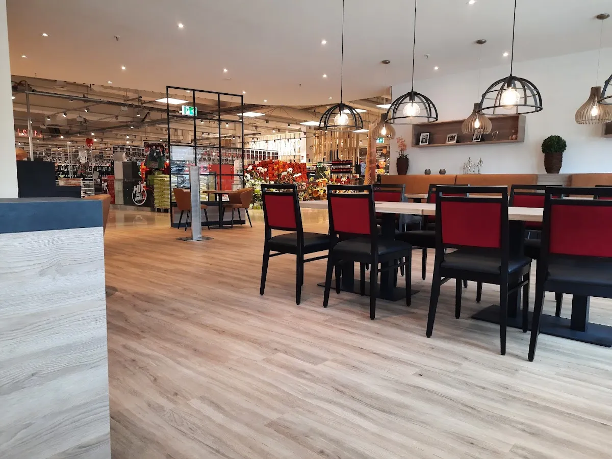 BookNoFees: Pekarna – Isken Peter Backshop – Brilon – Isken Peter Backshop, fotografija 1