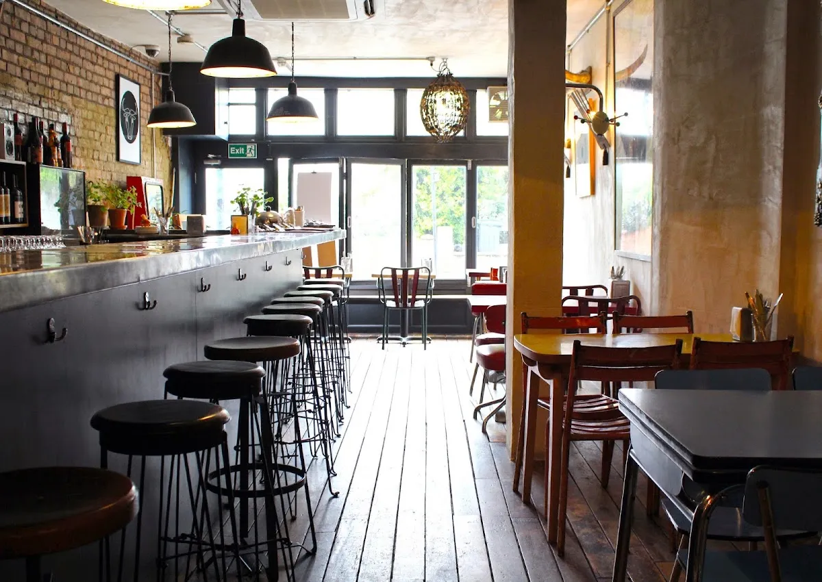 BookNoFees: Restavracija – Bar Esteban – London – Bar Esteban, fotografija 1
