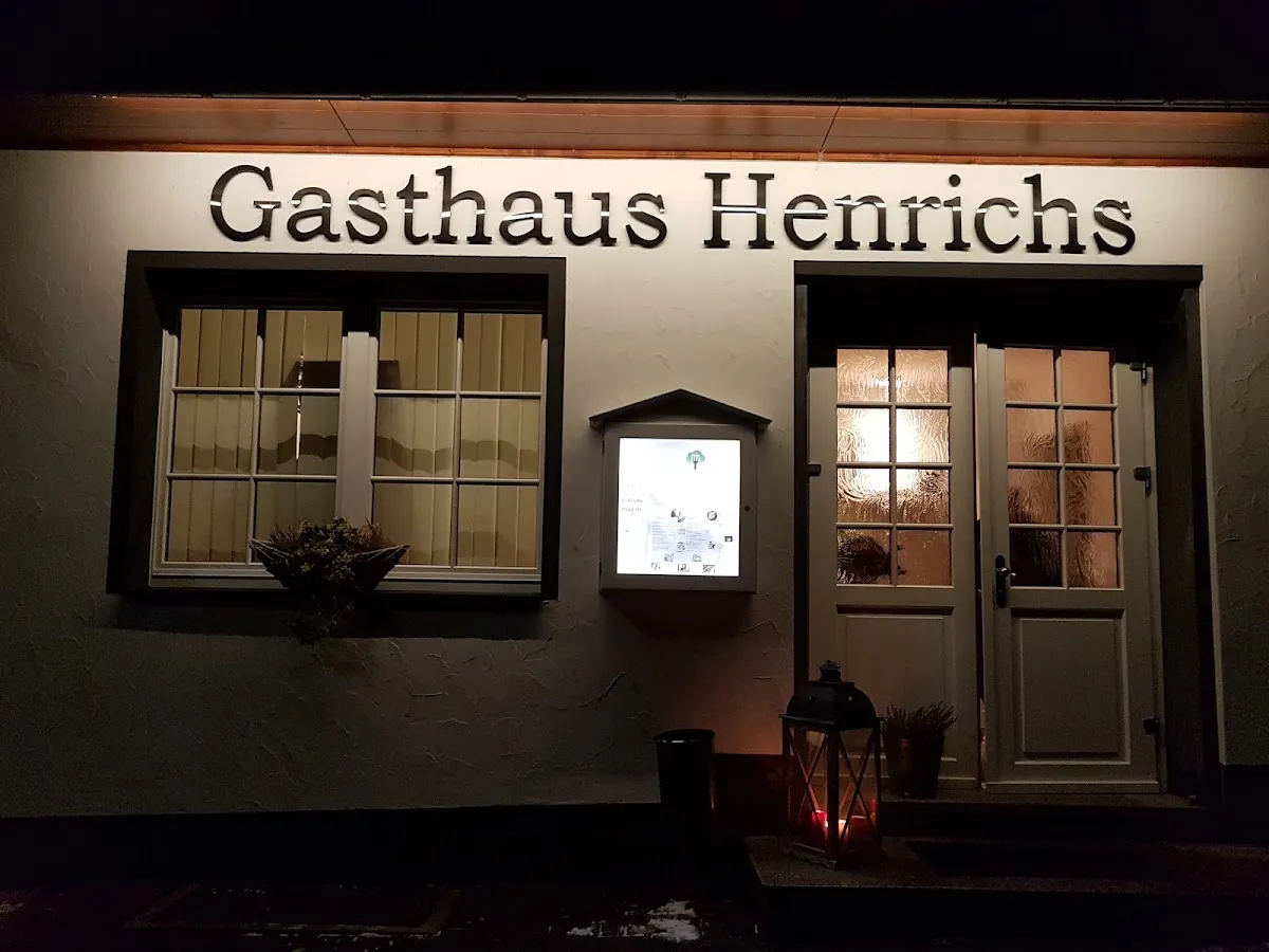 BookNoFees: Restavracija – Gasthaus Henrichs – Kirchhundem – Gostilna Henrichs, fotografija 1