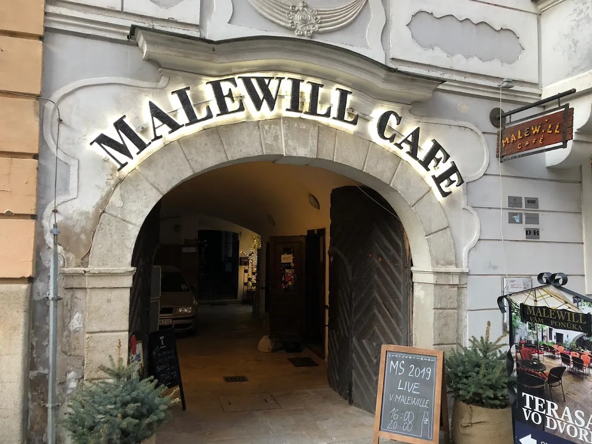 BookNoFees: Kavarna – Café Malewill – Bratislava – Kavarna Malewill, fotografija 1