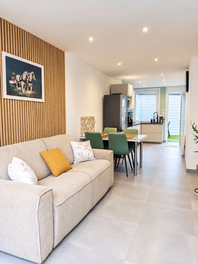 BookNoFees: Miren apartma z zasebnim wellnessom in garažo – Calais